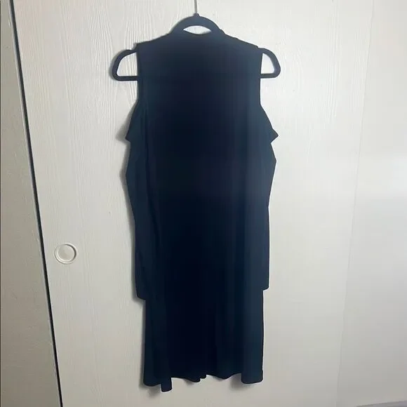 Elegant Black Cold Shoulder Dress - Picture 3 of 4